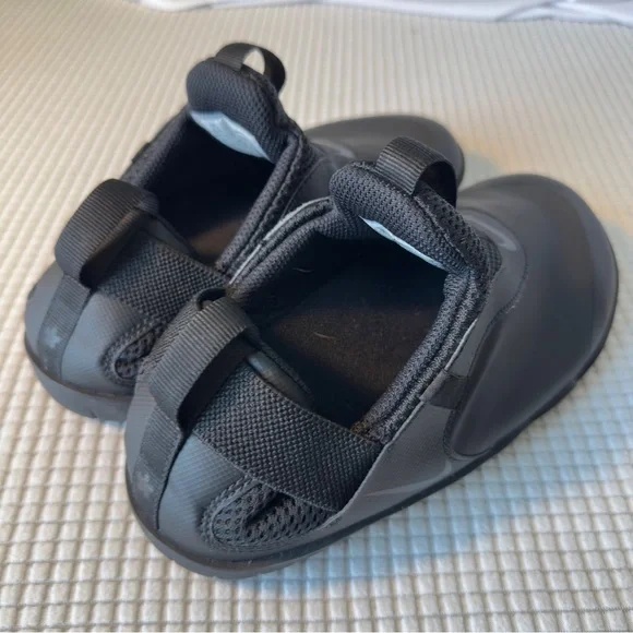 Nike Women’s Zoom Pulse Nursing Slip-On Shoes - Picture 3 of 10